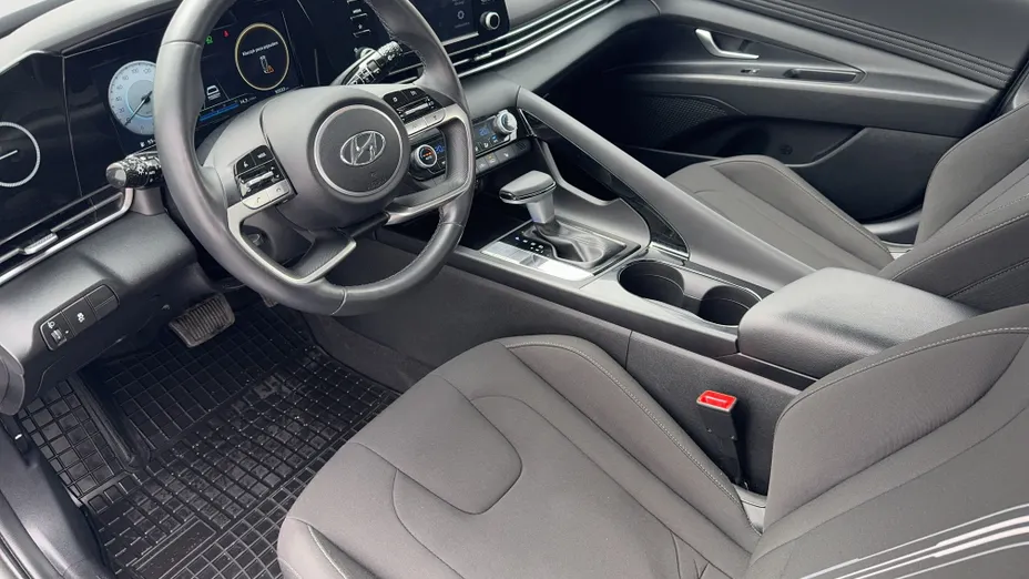 HYUNDAI Elantra Elantra 1.6 Smart CVT
