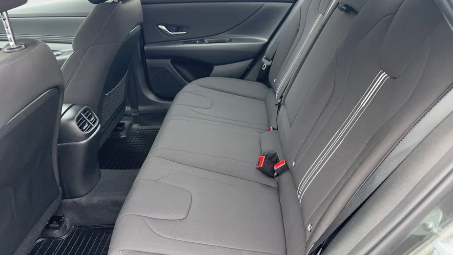 HYUNDAI Elantra Elantra 1.6 Smart CVT