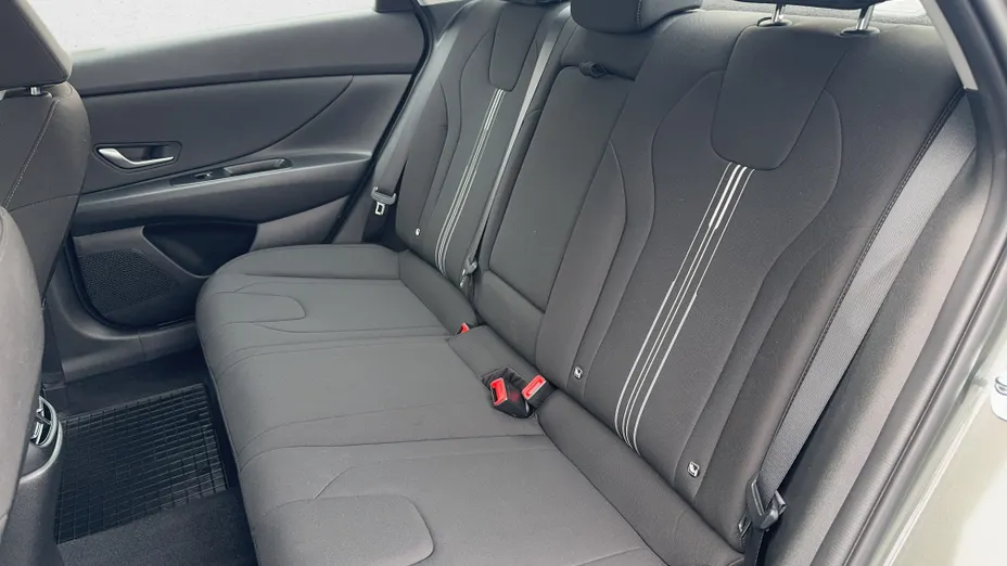HYUNDAI Elantra Elantra 1.6 Smart CVT