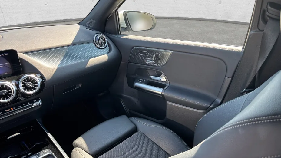 MERCEDES-BENZ EQA EQA 250+ 70.5kWh Progressive
