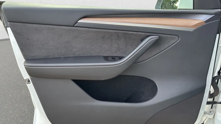 TESLA Model Y Y RWD