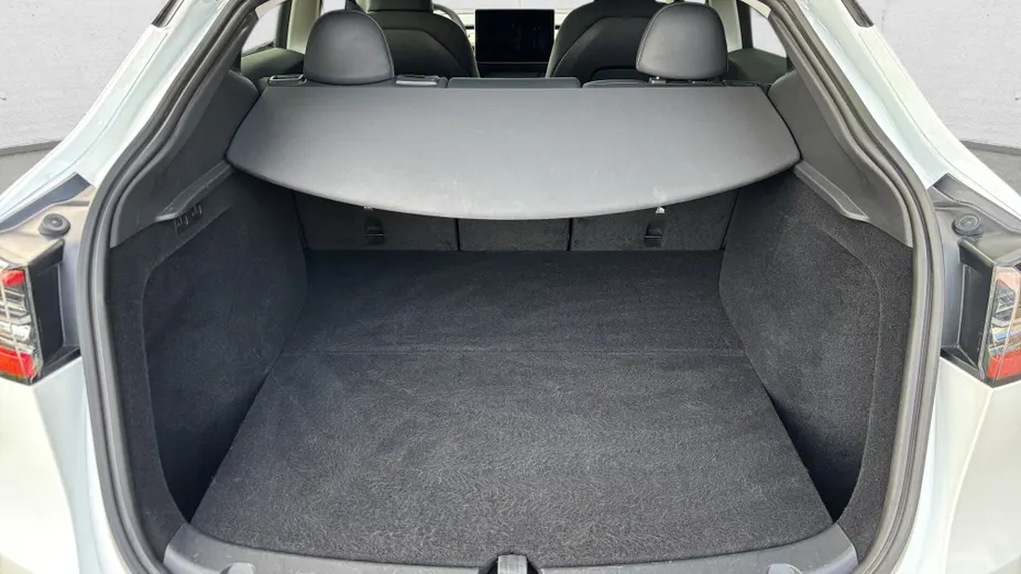 TESLA Model Y Y RWD