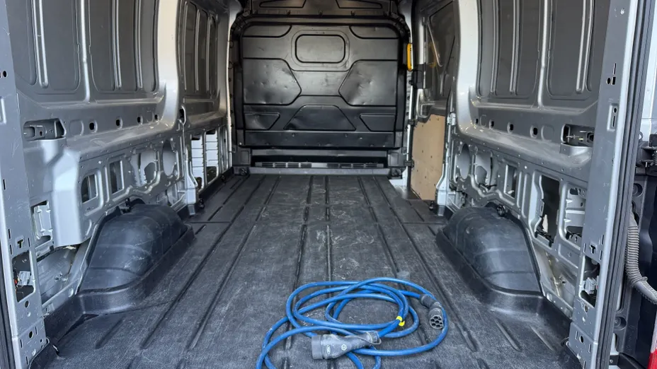 FORD Transit E-Transit 350 L3H2 RWD Trend