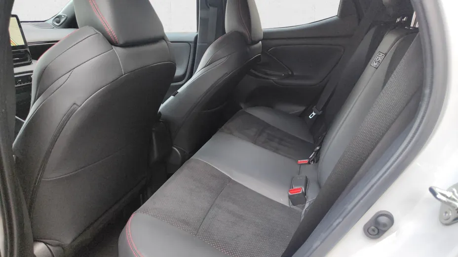 TOYOTA Yaris Yaris Hybrid 1.5 GR Sport