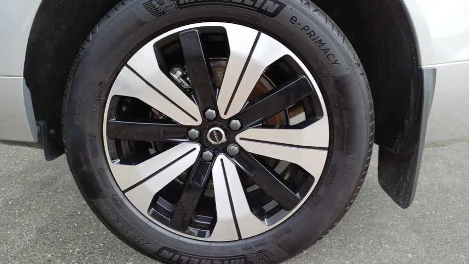 VOLVO XC60 XC60 T6 Plug-In Hybrid AWD Plus Dark aut