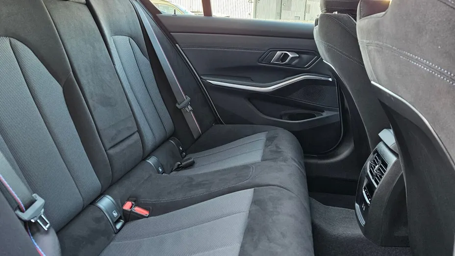 BMW Seria 3 330i xDrive M Sport sport-aut