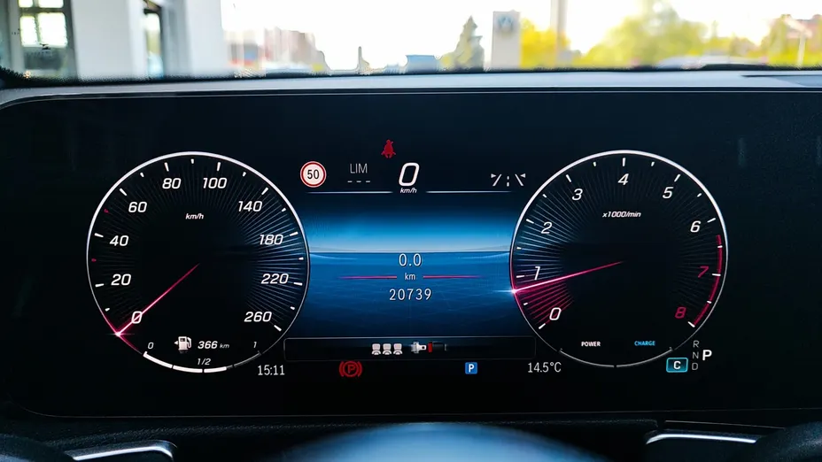 MERCEDES-BENZ GLB GLB 200 Progressive 7G-DCT