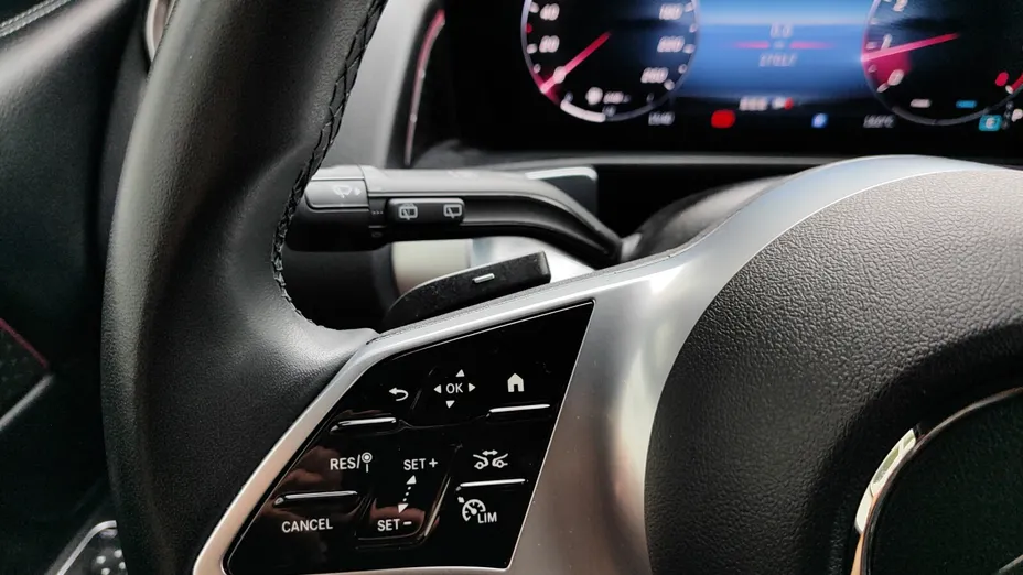 MERCEDES-BENZ GLB GLB 200 Progressive 7G-DCT