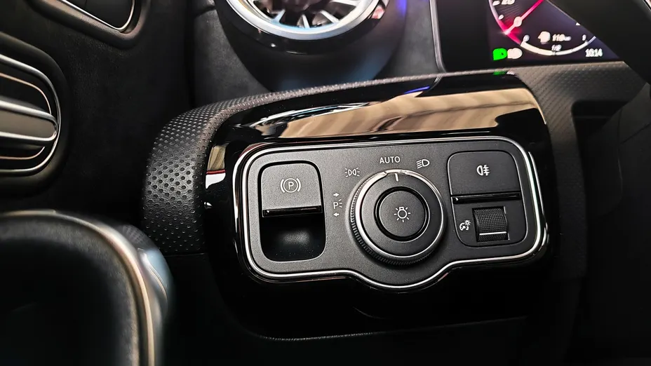 MERCEDES-BENZ CLA CLA 250 e AMG Line 8G-DCT