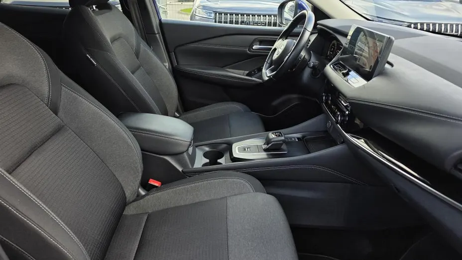 NISSAN Qashqai Qashqai 1.3 DIG-T N-Connecta DCT