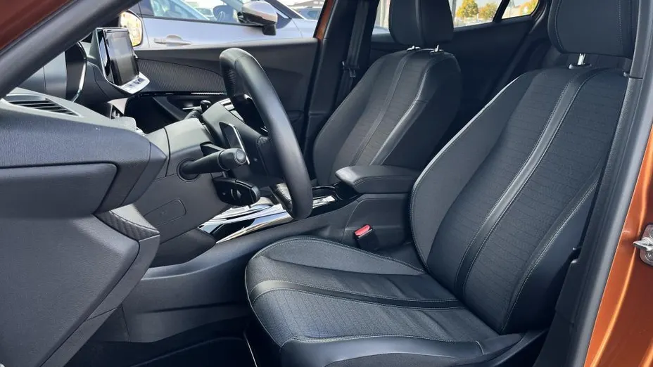 PEUGEOT 2008 2008 1.2 PureTech Allure S&S EAT8