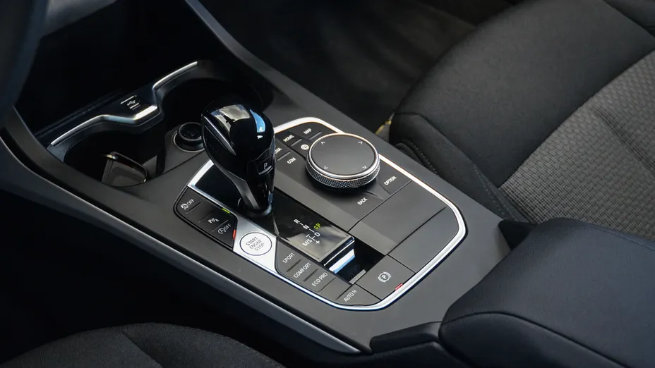 BMW Seria 1 118i Advantage aut