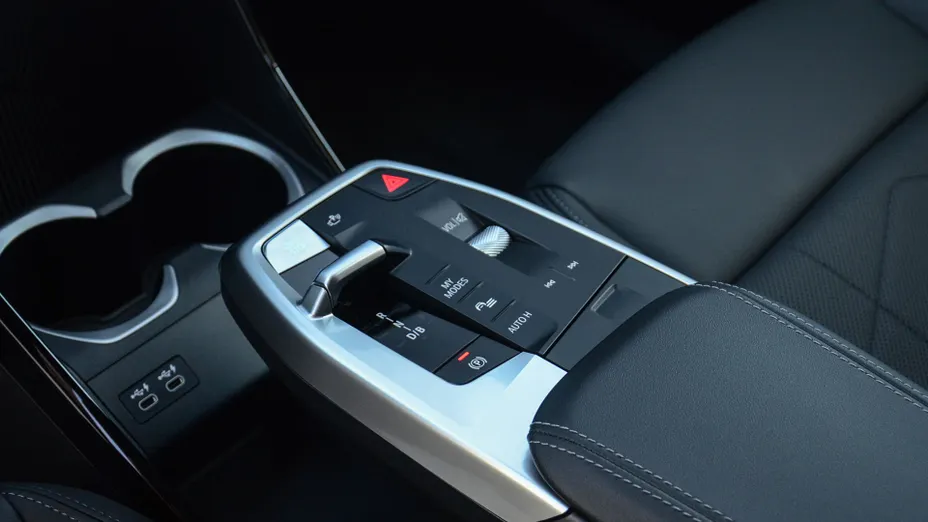 BMW iX1 iX1 xDrive30 66.5kWh xLine