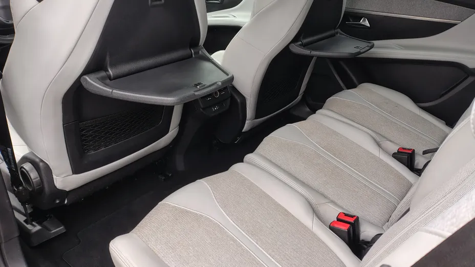 PEUGEOT 5008 5008 1.6 PureTech Allure S&S EAT8