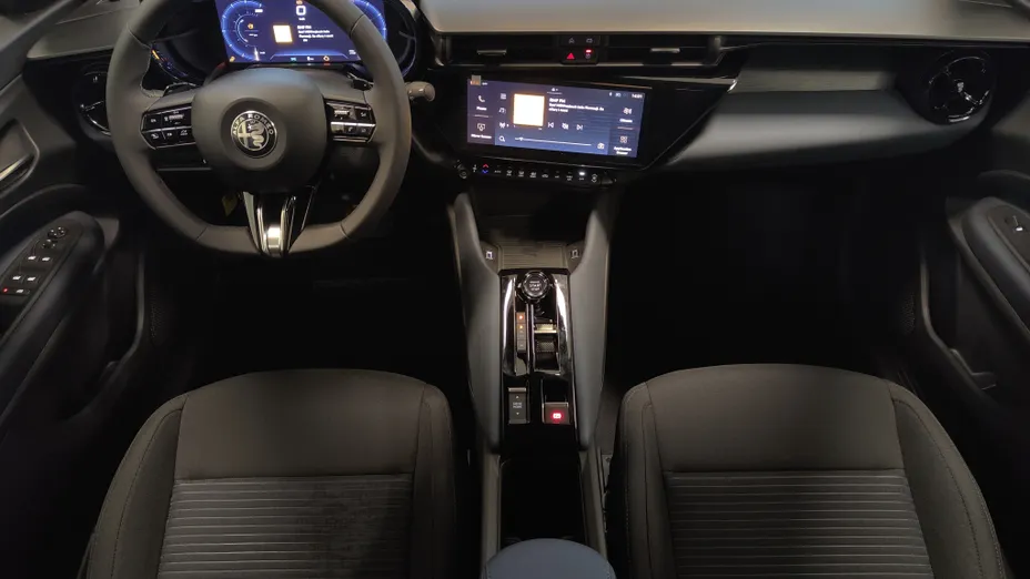 ALFA ROMEO Junior Junior 1.2 mHEV Ibrida eDCT Nowy