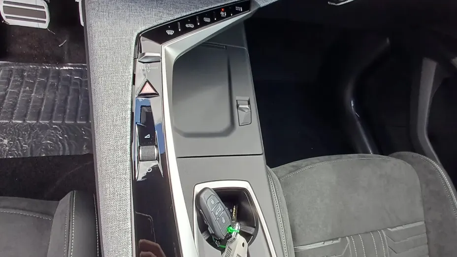 PEUGEOT 3008 3008 1.2 PureTech mHEV GT e-DCS6 Nowy