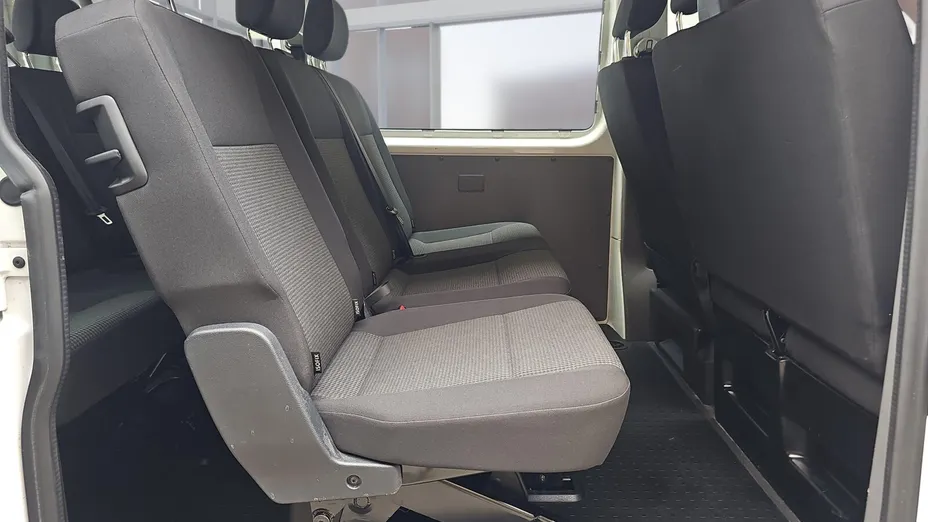 VOLKSWAGEN Transporter Transporter Kombi T6.1 TDI L1H1