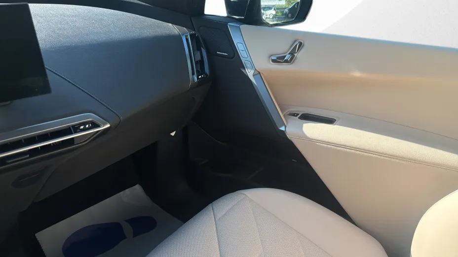 BMW iX iX xDrive40 76.6kWh