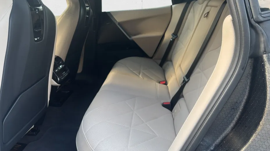 BMW iX iX xDrive40 76.6kWh