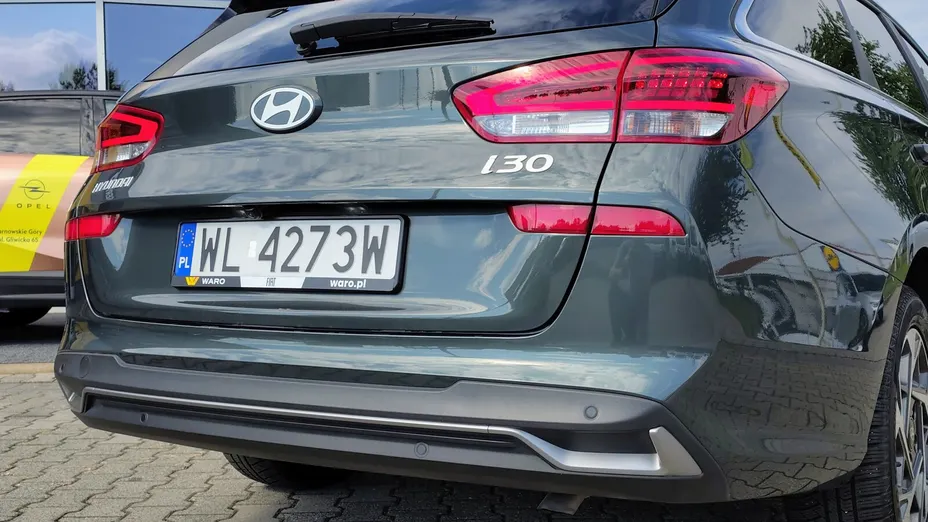 HYUNDAI i30 -