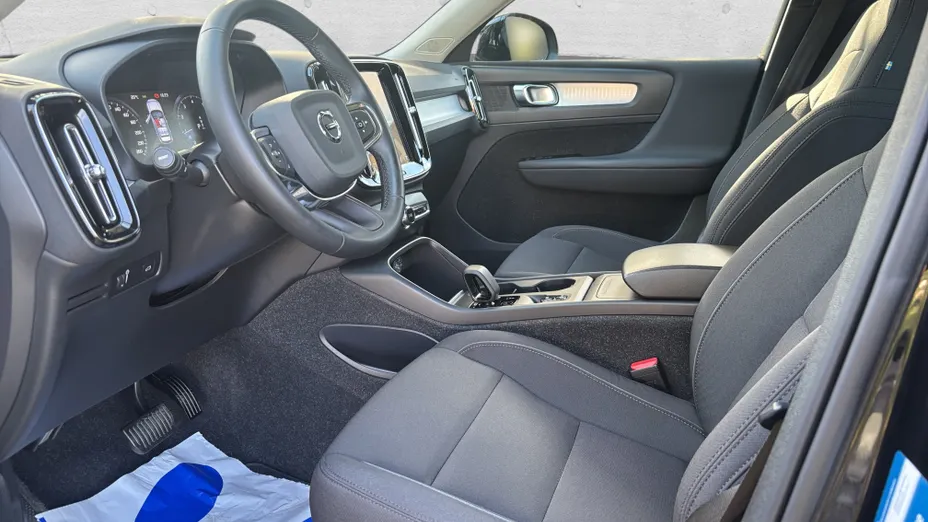 VOLVO XC40 XC40 T3 Momentum Pro aut