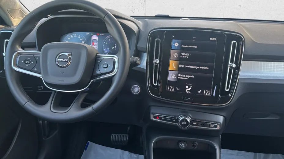VOLVO XC40 XC40 T3 Momentum Pro aut