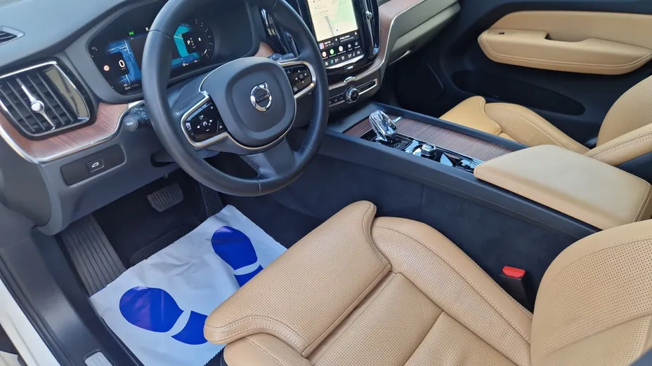 VOLVO XC60 XC60 B4 D AWD Plus Dark aut