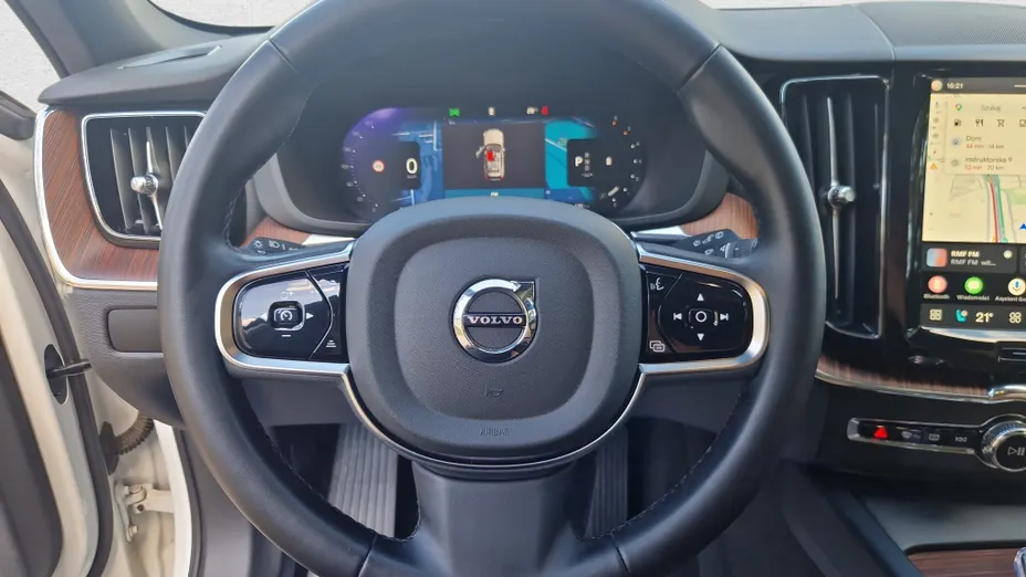 VOLVO XC60 XC60 B4 D AWD Plus Dark aut
