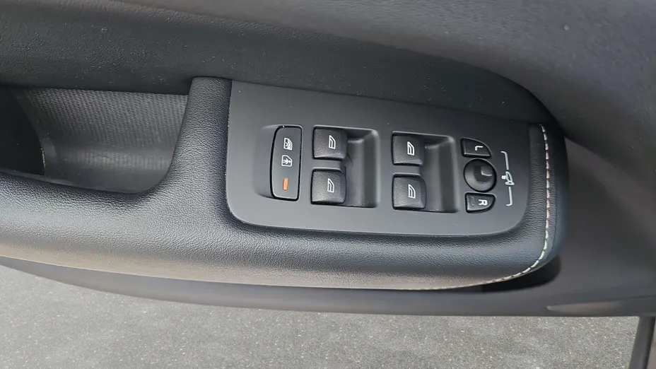 VOLVO XC60 XC60 B4 B Plus Dark aut