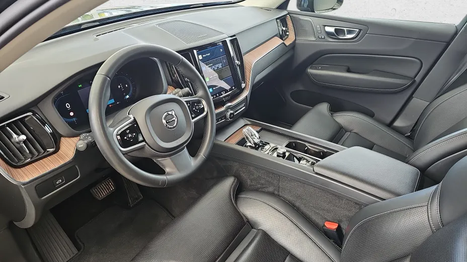 VOLVO XC60 XC60 B4 B Plus Dark aut