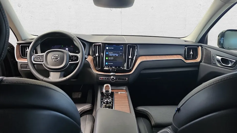 VOLVO XC60 XC60 B4 B Plus Dark aut
