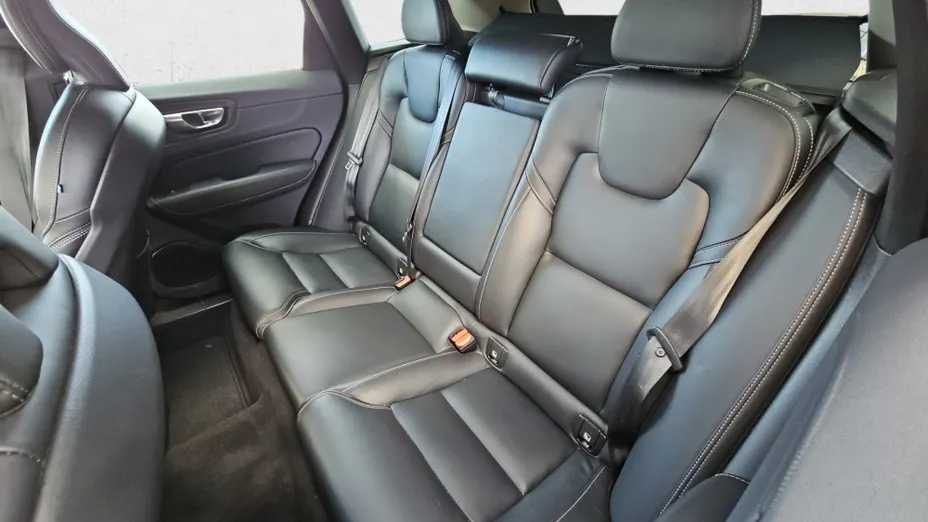 VOLVO XC60 XC60 B4 B Plus Dark aut