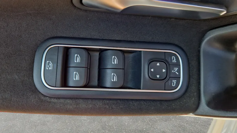 MERCEDES-BENZ A Klasa A 200 AMG Line 7G-DCT
