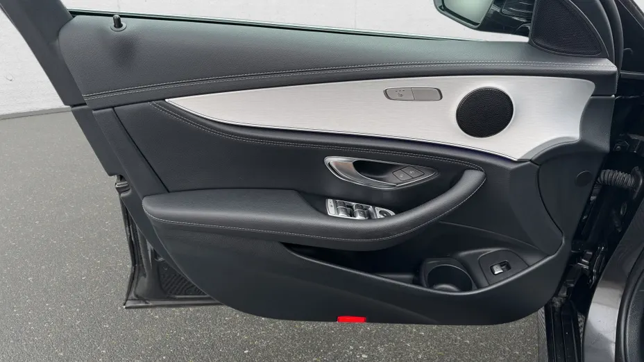MERCEDES-BENZ E Klasa E 220 d 4-Matic AMG