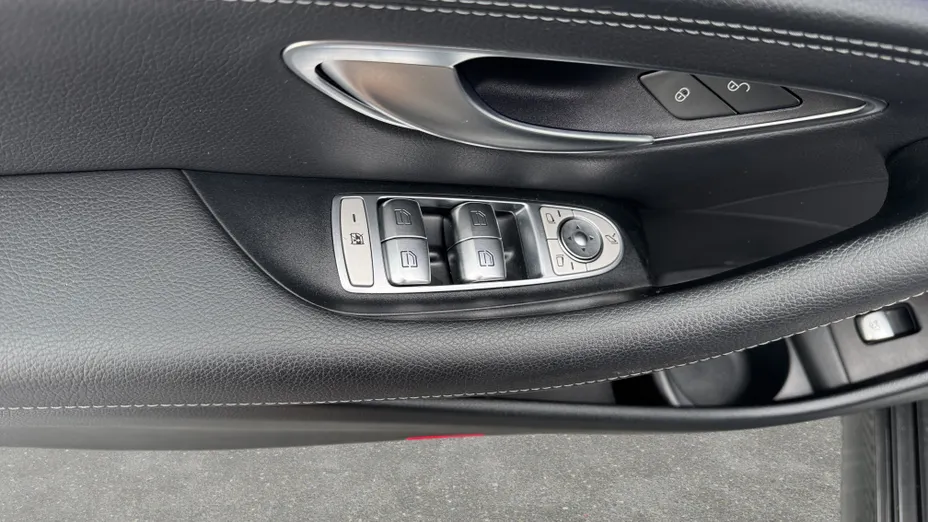 MERCEDES-BENZ E Klasa E 220 d 4-Matic AMG