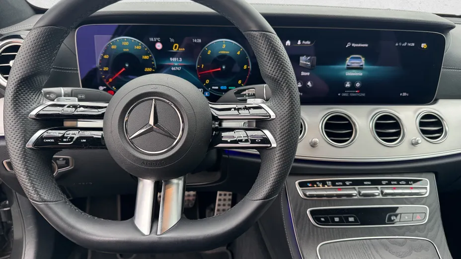 MERCEDES-BENZ E Klasa E 220 d 4-Matic AMG