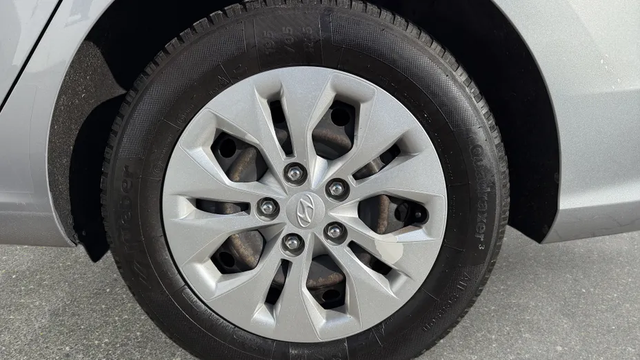 HYUNDAI i30 i30 1.5 DPI Classic +