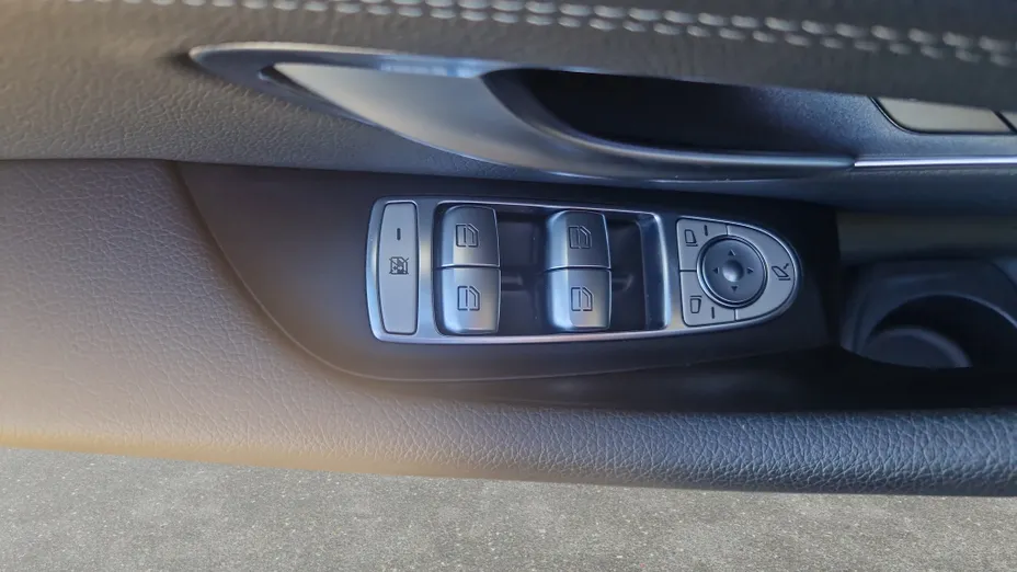 MERCEDES-BENZ E Klasa E 220 d 4-Matic AMG