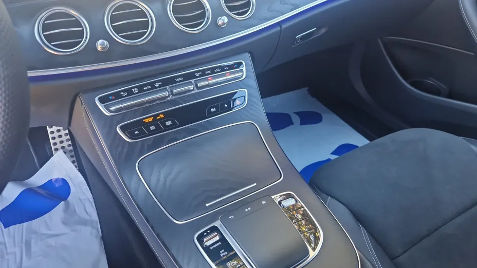 MERCEDES-BENZ E Klasa E 220 d 4-Matic AMG