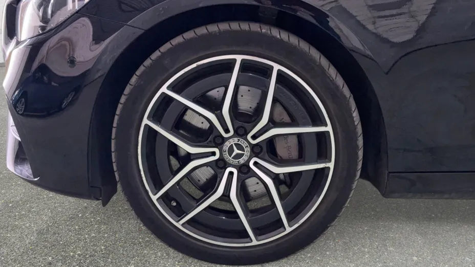 MERCEDES-BENZ E Klasa E 220 d 4-Matic AMG