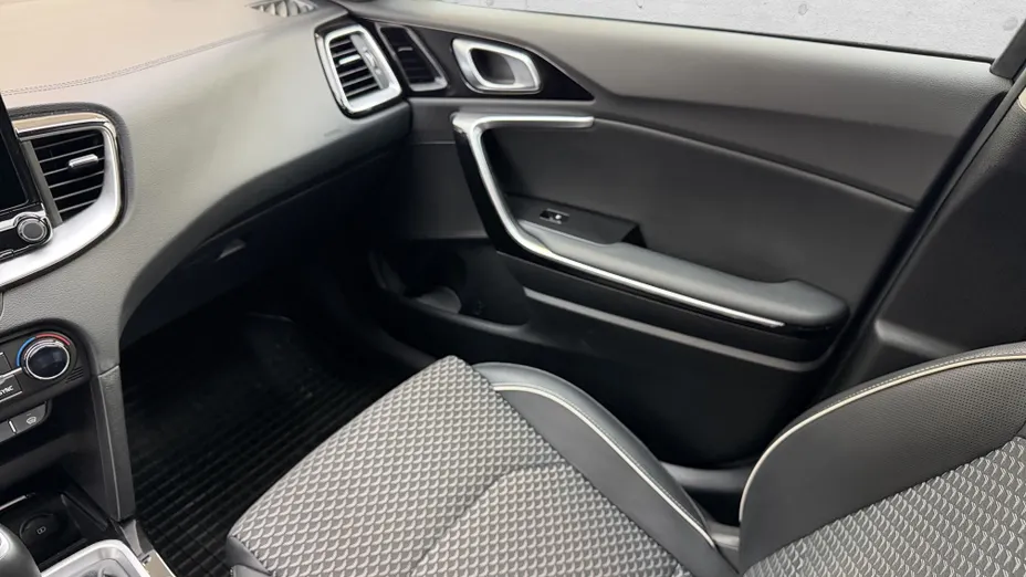 KIA Cee'd Ceed 1.5 T-GDI Business Line