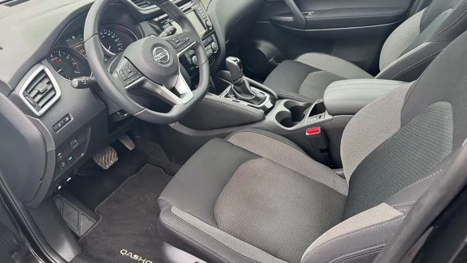 NISSAN Qashqai Qashqai 1.3 DIG-T N-Connecta DCT