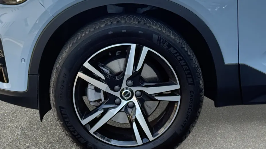 VOLVO XC40 XC40 B3 Plus Dark aut