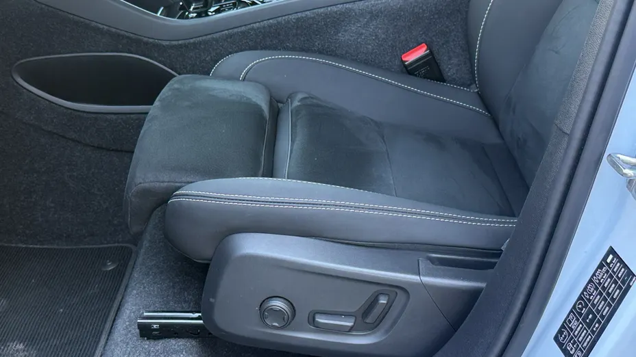 VOLVO XC40 XC40 B3 Plus Dark aut