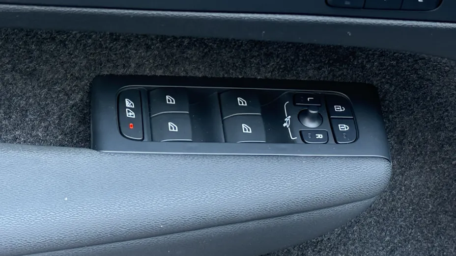 VOLVO XC40 XC40 B3 Plus Dark aut