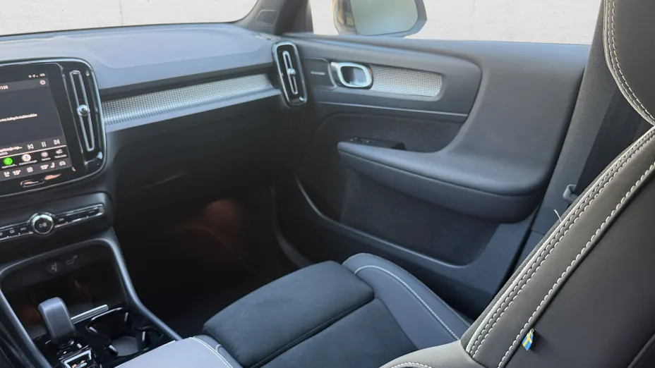 VOLVO XC40 XC40 B3 Plus Dark aut