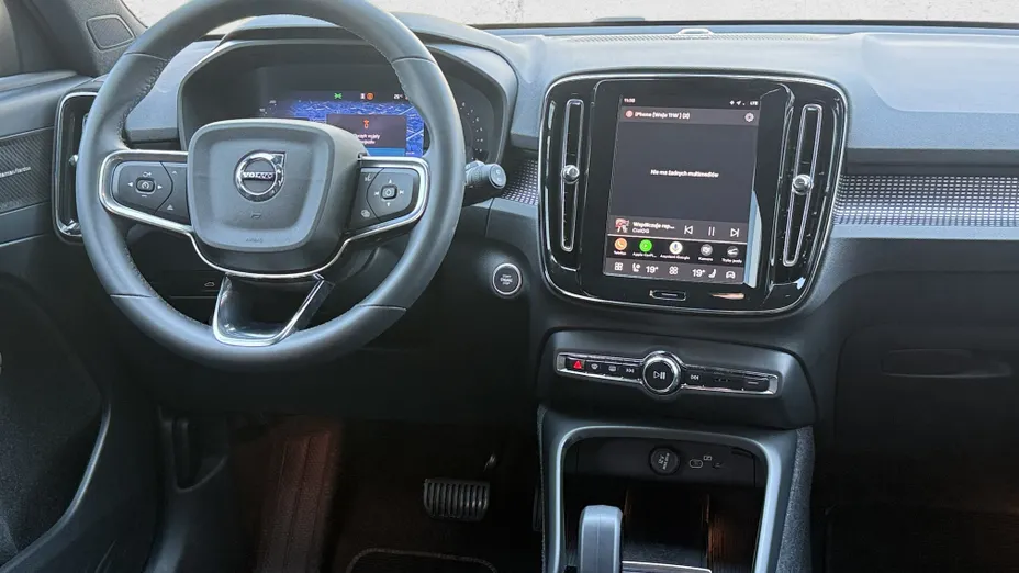VOLVO XC40 XC40 B3 Plus Dark aut