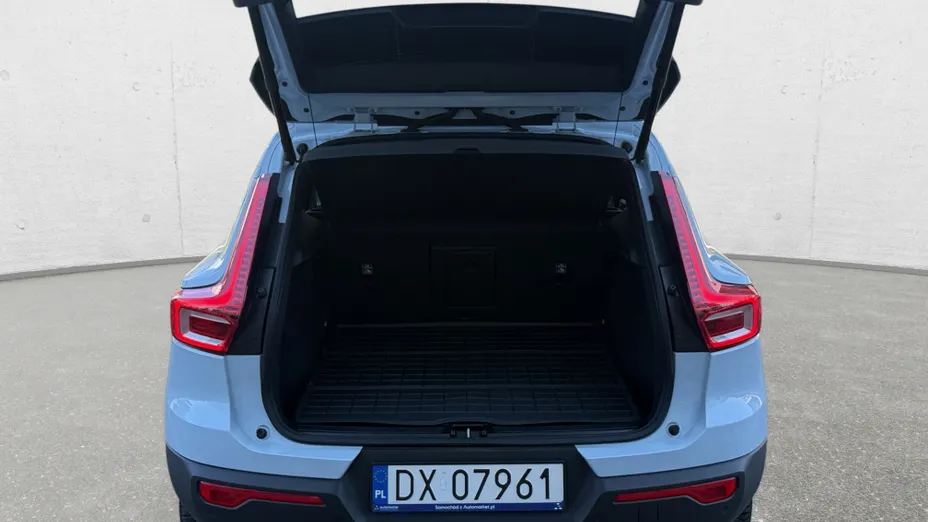 VOLVO XC40 XC40 B3 Plus Dark aut