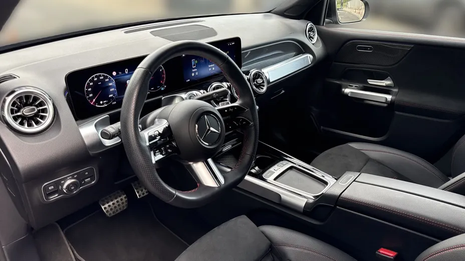 MERCEDES-BENZ GLB GLB 200 mHEV AMG Line 7G-DCT