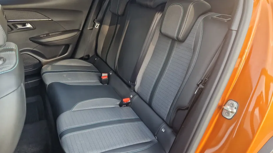 PEUGEOT 2008 e-2008 Allure Pack